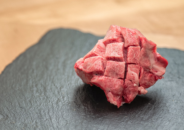 焼肉つついの生タン