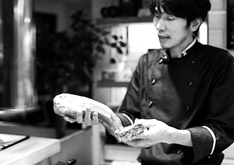 焼肉つついの料理人