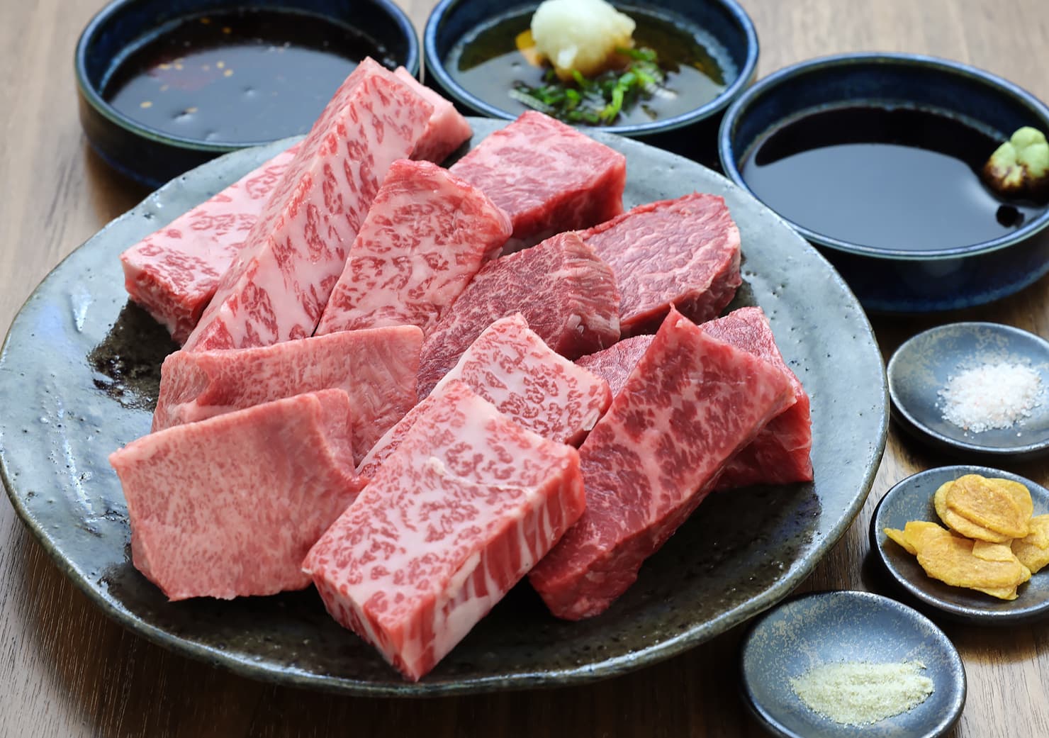 圧倒的な食べごたえが魅力の黒毛和牛厚切り盛り