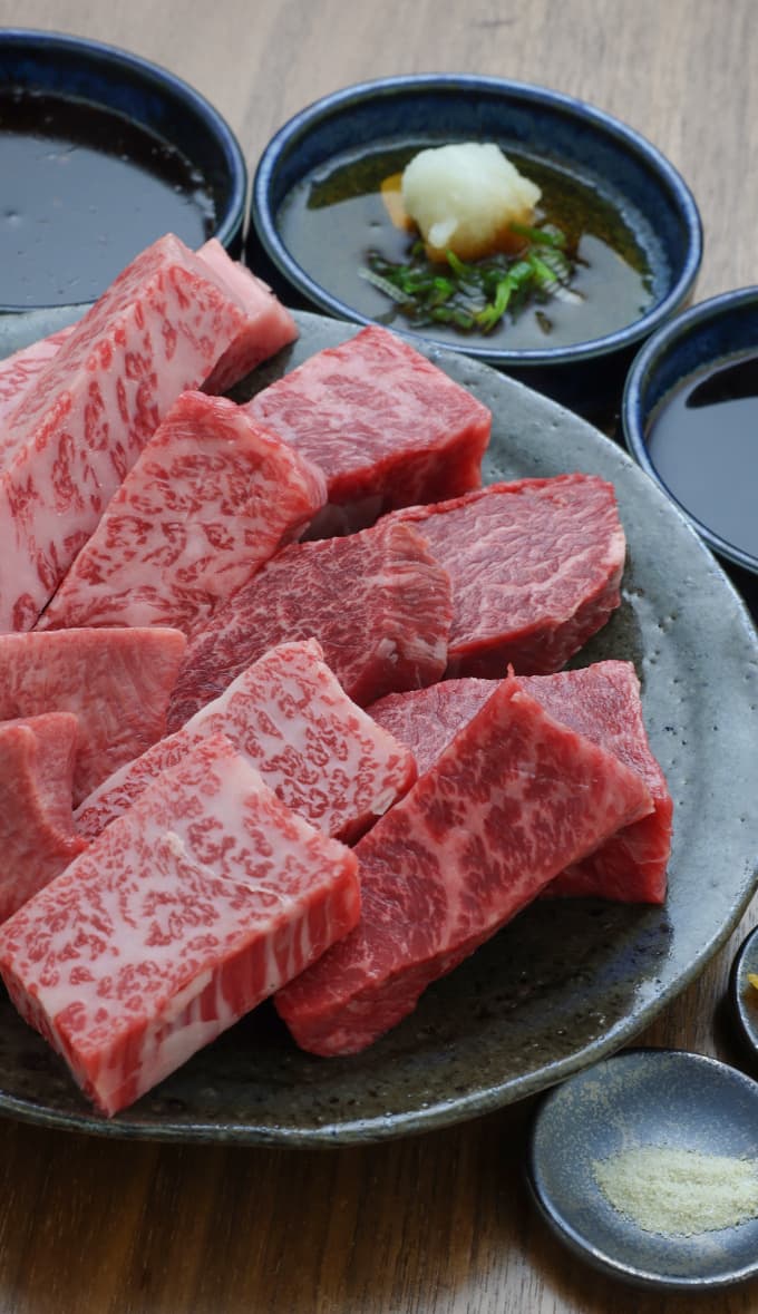 人気の京都焼肉メニュー厳選6部位厚切り盛り